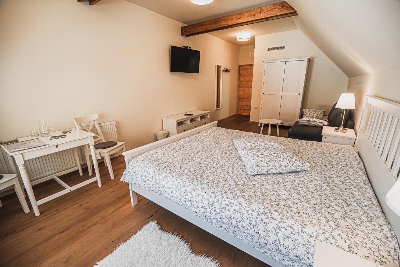 Farm Stay Zurej Šentjur Exteriör bild